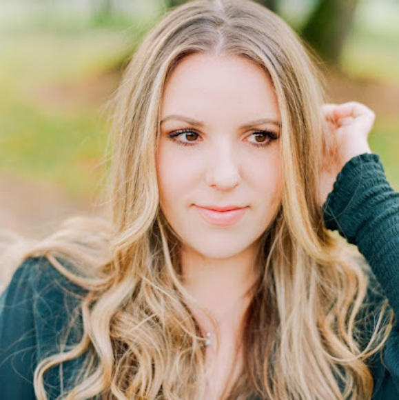 Meet your Posher, Hannah - Picture 1 of 1
